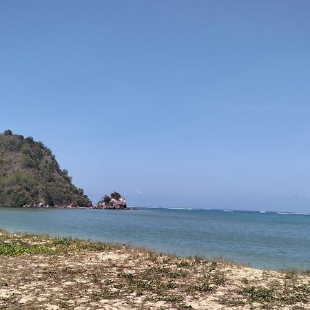 Diki Bungalows Kuta  Exterior photo