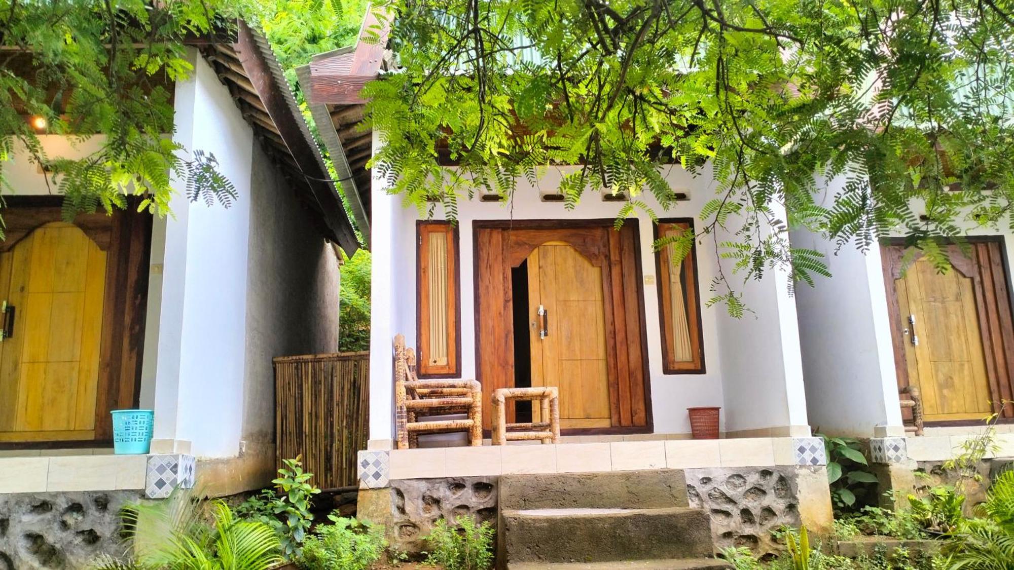 Diki Bungalows Kuta  Exterior photo