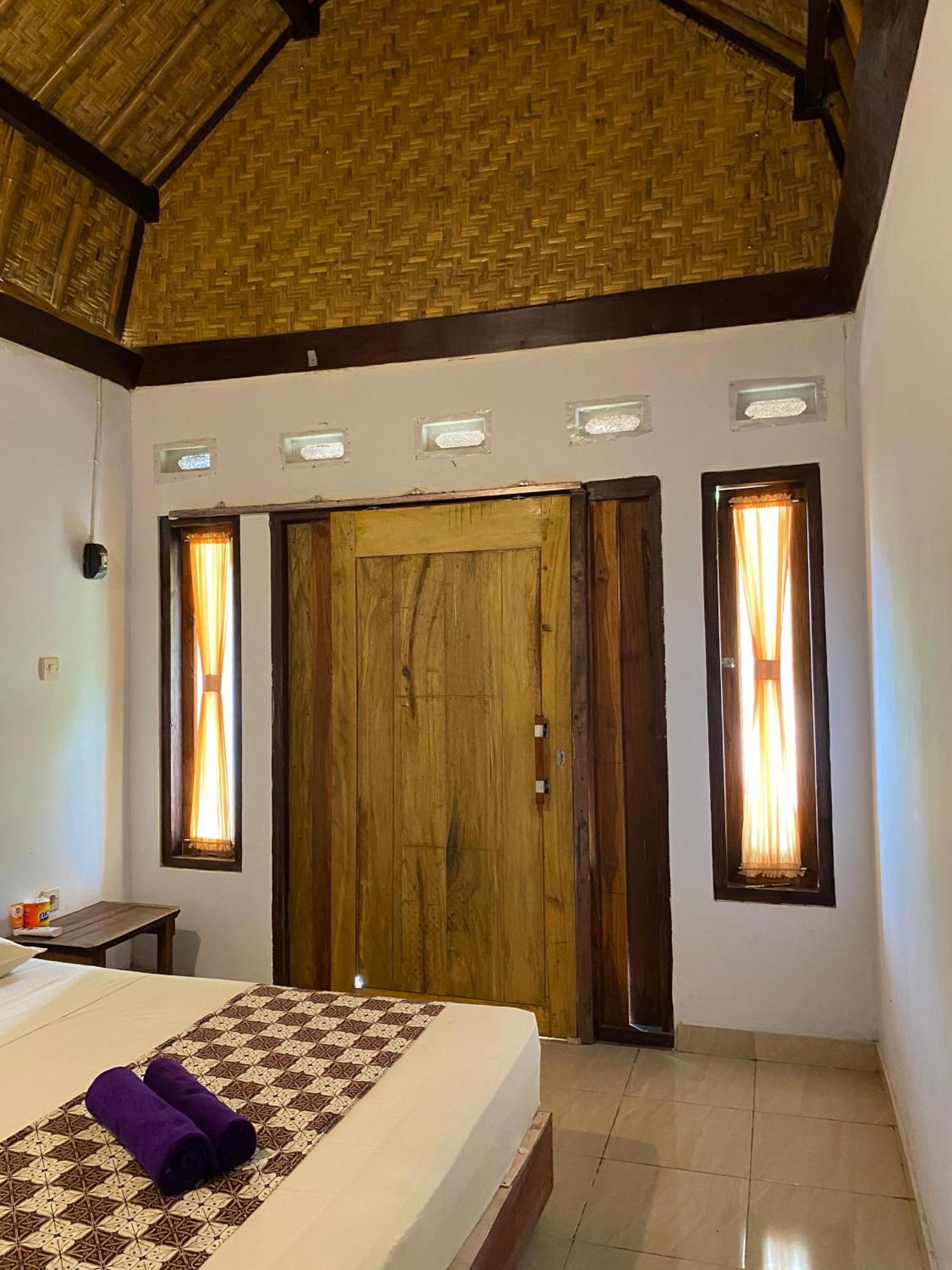 Diki Bungalows Kuta  Exterior photo